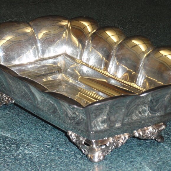 Reed & Barton Silver Plate Rectangular Scalloped Holloware Footed Bowl 0126 RARE - Picture 1 of 10